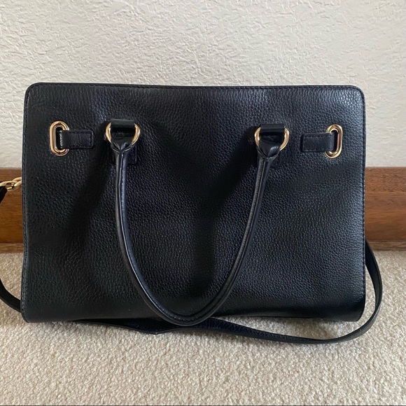 ✨ HOST PICK ✨ Michael Kors Leather Crossbody - Picture 3 of 4